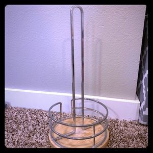 Paper towel holder